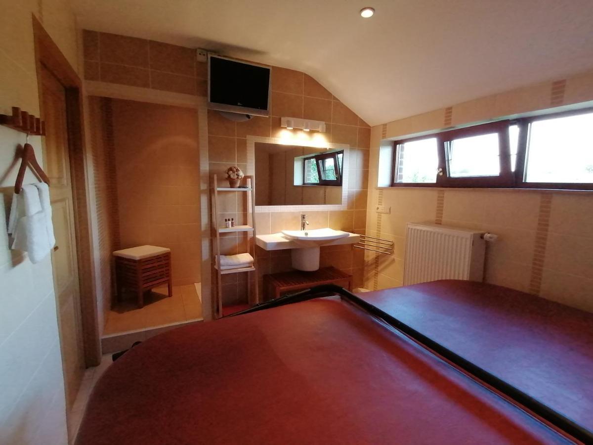 L'Atelier D'Arthur - Gite Chaleureux Avec Jacuzzi. Tenneville Exteriör bild